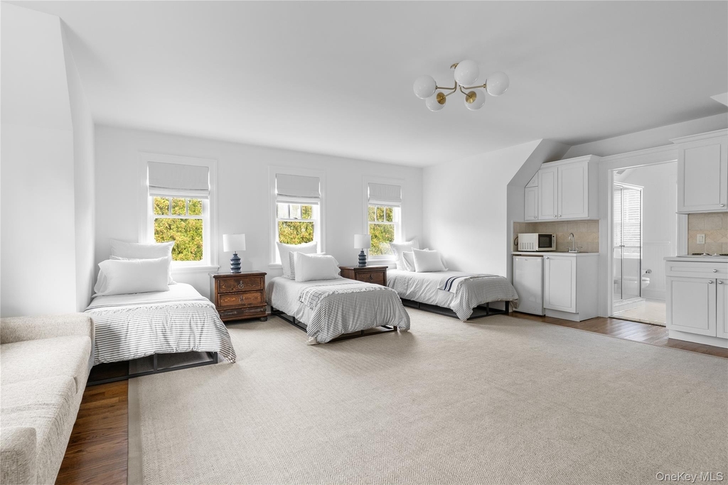327 Georgica Road - Photo 29