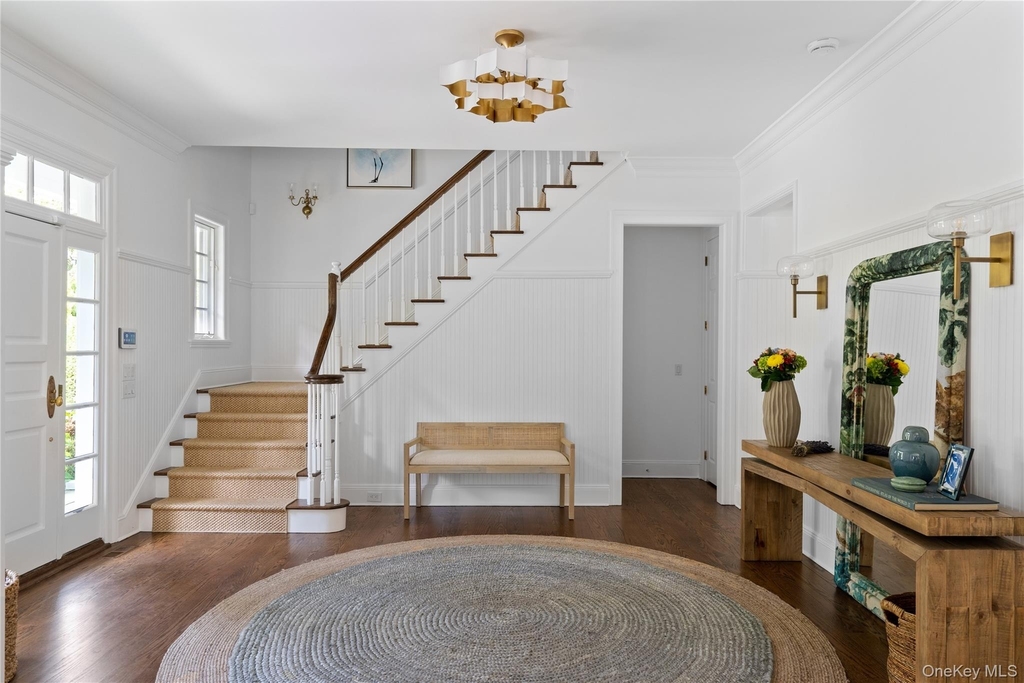 327 Georgica Road - Photo 4