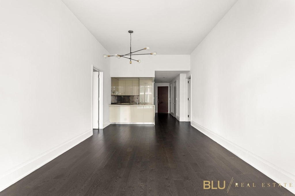 50 Riverside Boulevard - Photo 3