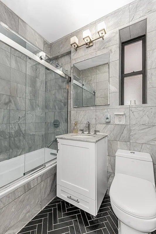 421 W 21st Street - Photo 5