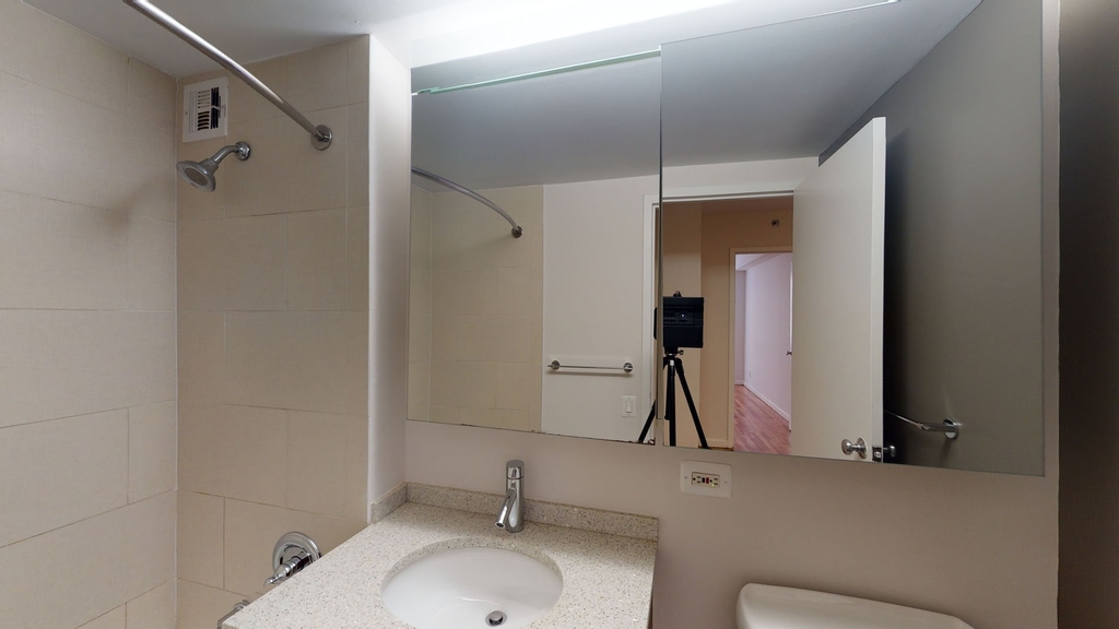 120 W. 21st - Photo 4