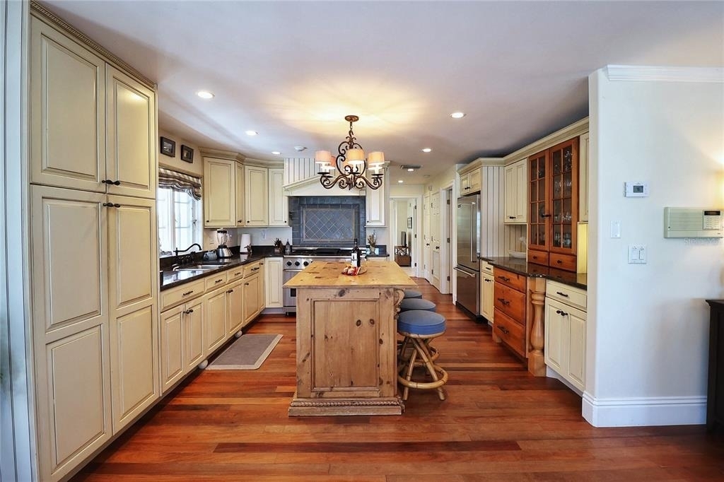 1913 Hill Street - Photo 10