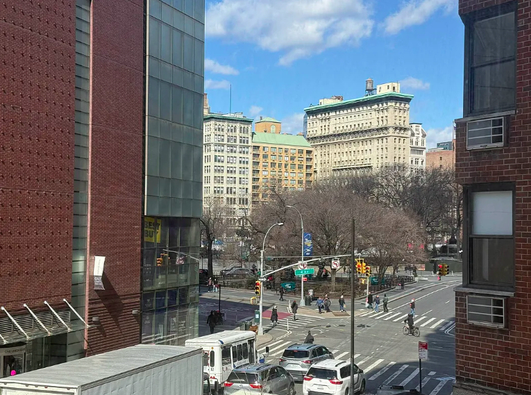 4th Avenue - Photo 7