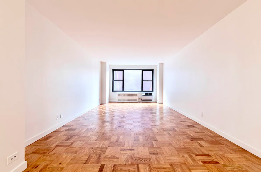 4th Avenue - Photo 1