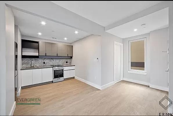 290 Linden Boulevard - Photo 5