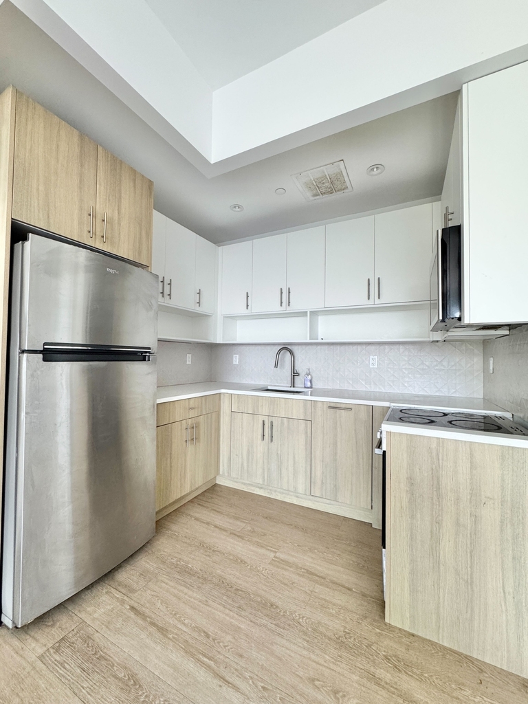 333 Linden Boulevard - Photo 2