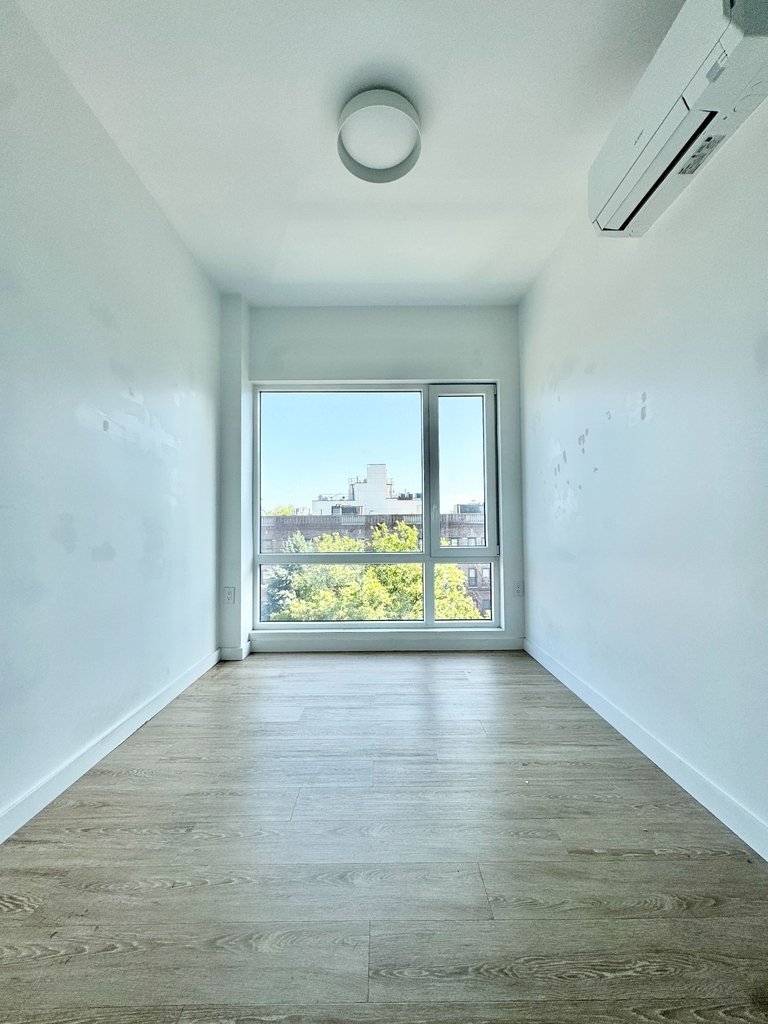 333 Linden Boulevard - Photo 5