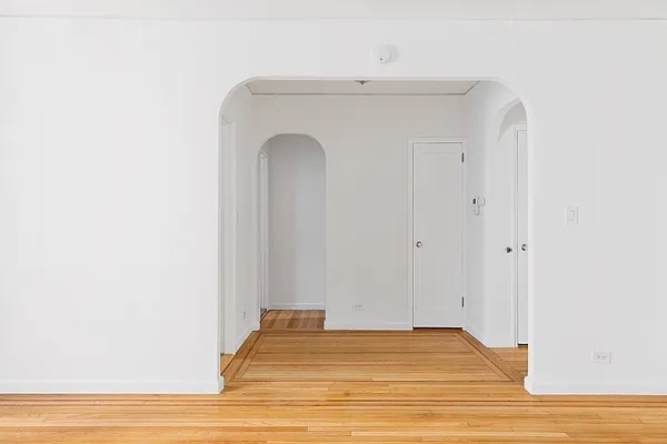107 University Place - Photo 4