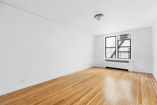 107 University Place - Photo 0