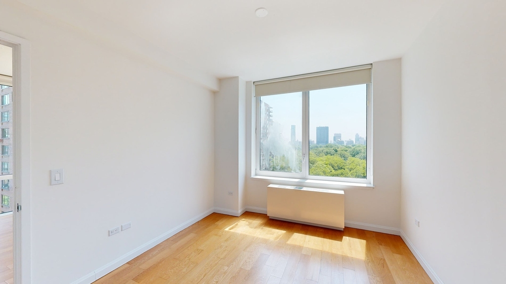 795 Columbus Ave - Photo 3