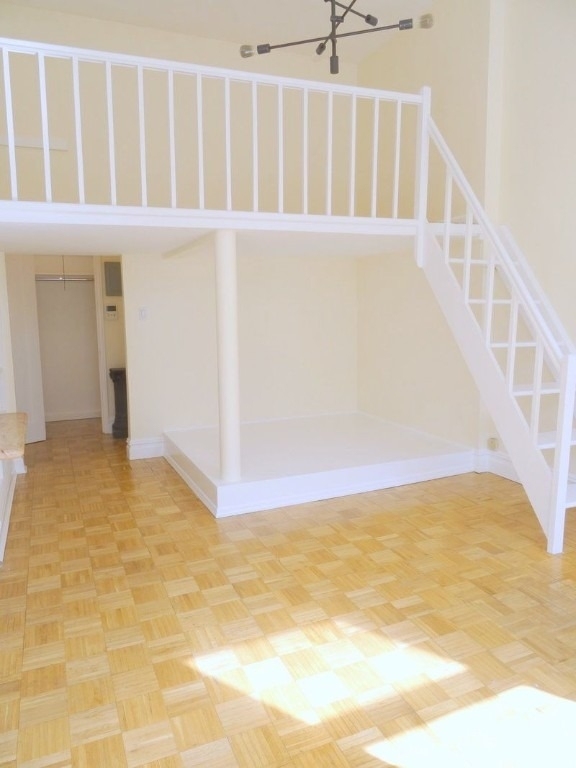 465 W 57th Street - Photo 6