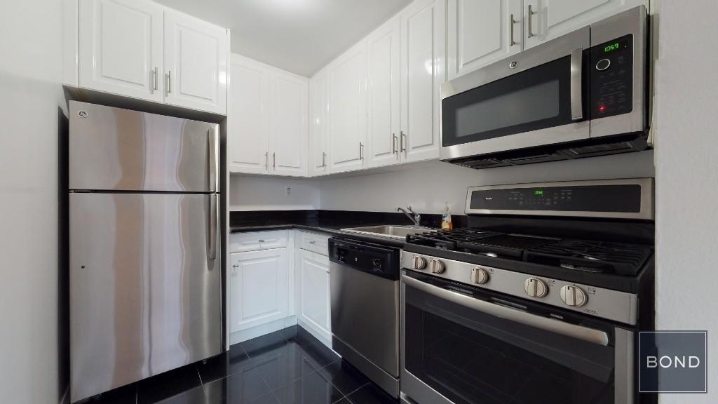 East 12th Street - Photo 2