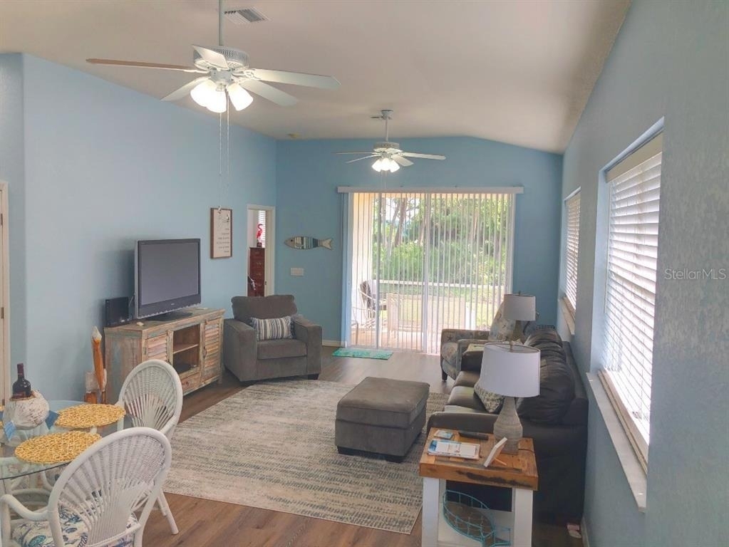 1211 Hot Springs Point - Photo 6