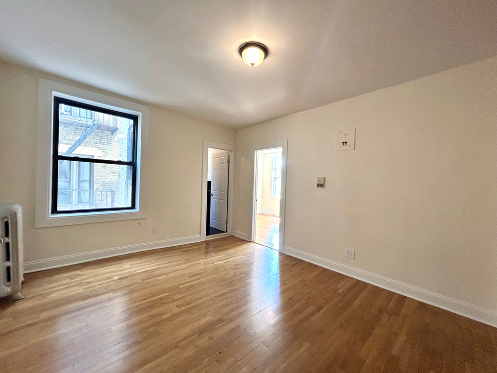 West 11th Street - Photo 3