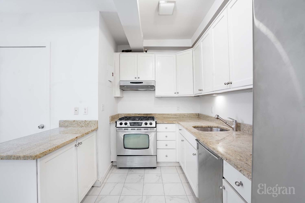120 East 13th Street - Photo 7