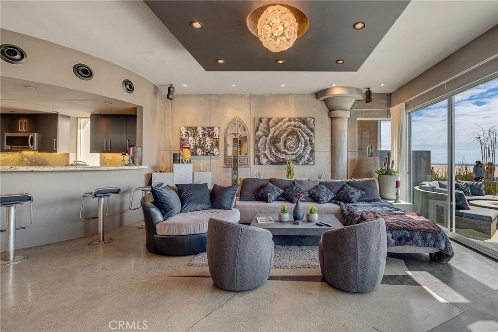 2024 The Strand - Photo 9