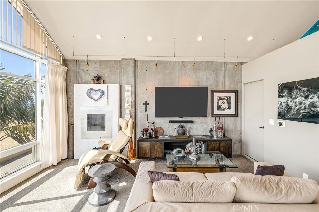 2024 The Strand - Photo 35