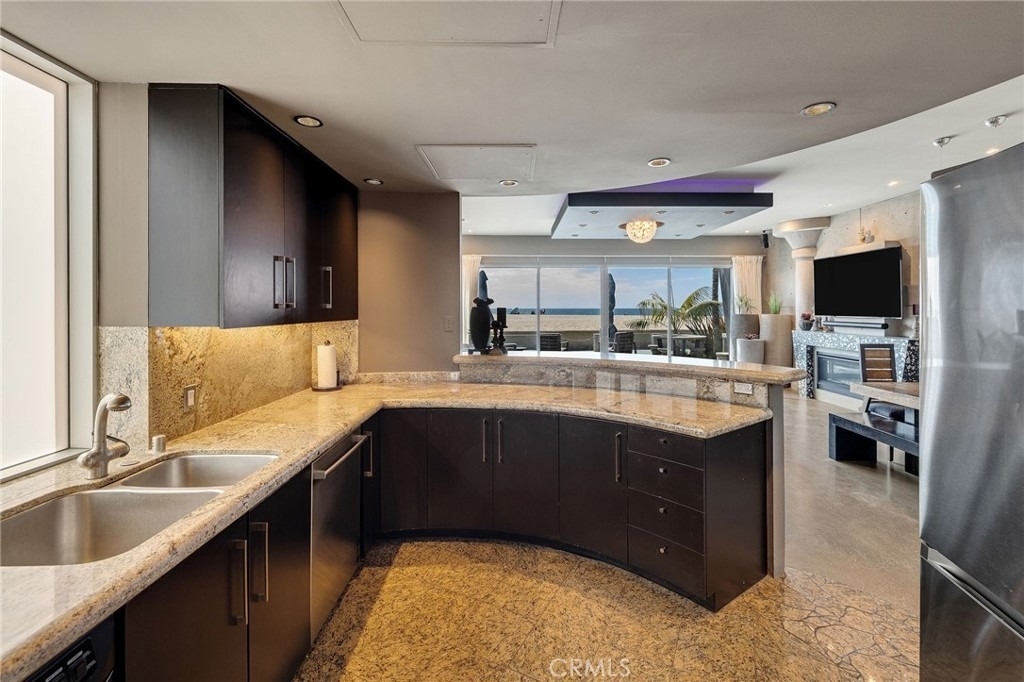 2024 The Strand - Photo 17