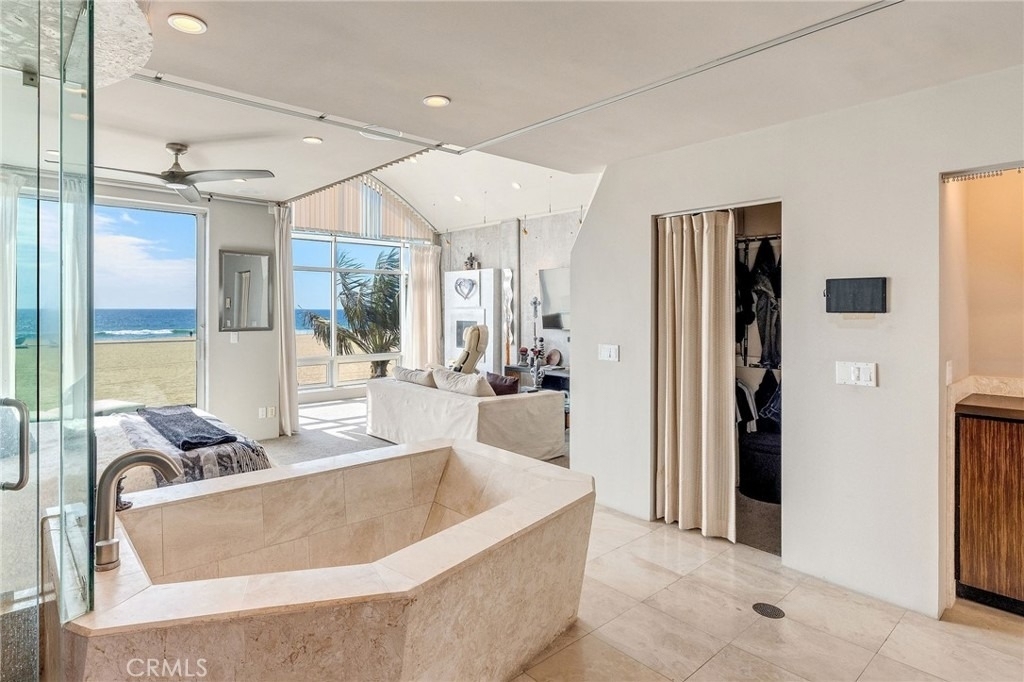 2024 The Strand - Photo 26