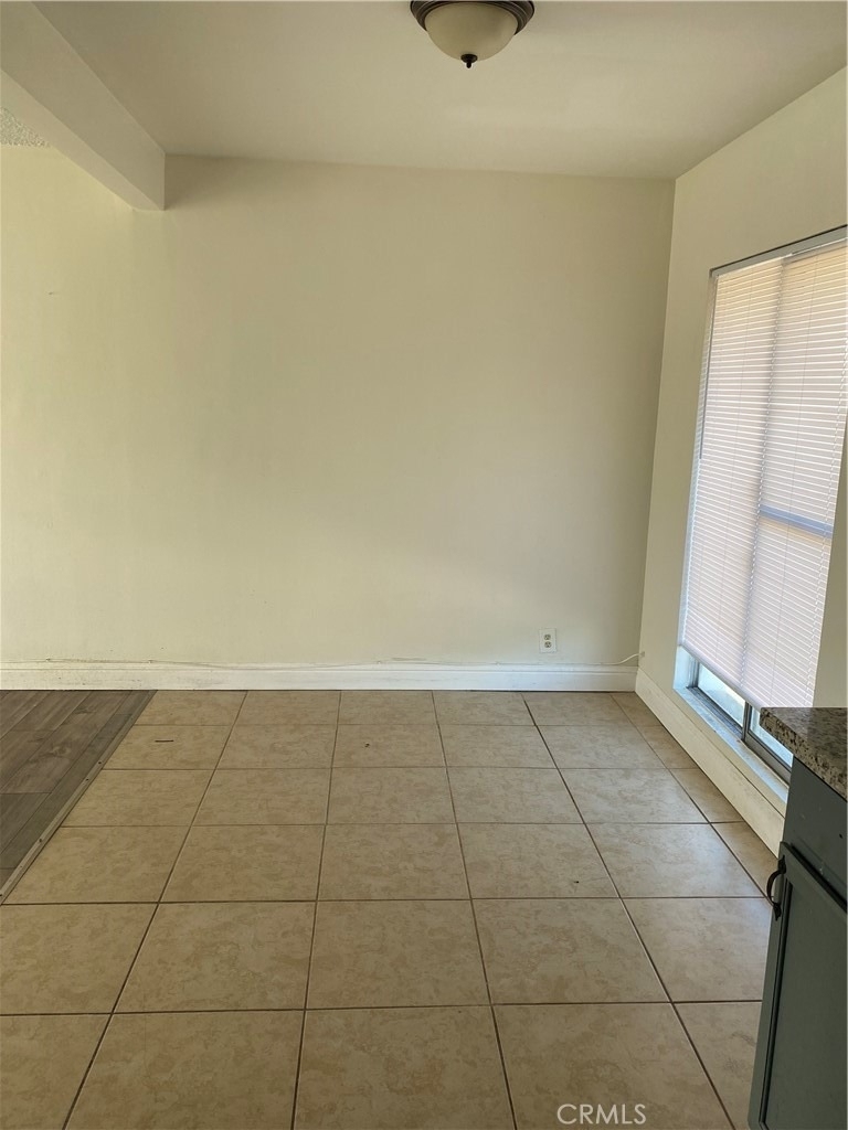 2030 W El Segundo Boulevard - Photo 2
