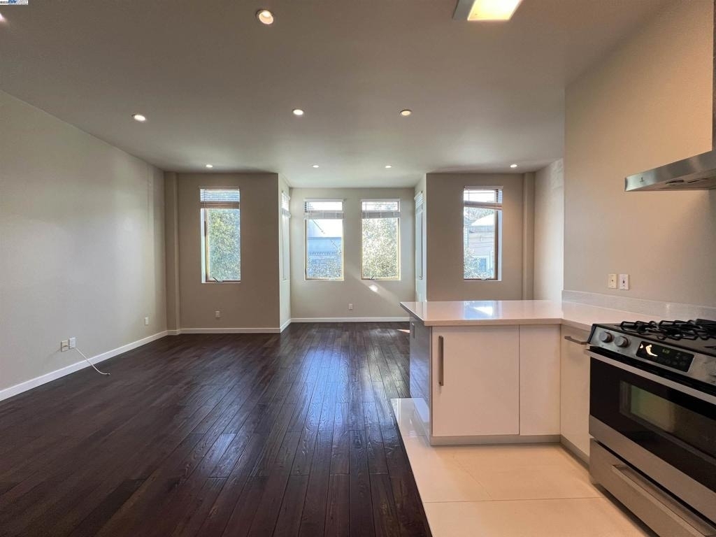 317 Cortland Ave - Photo 5
