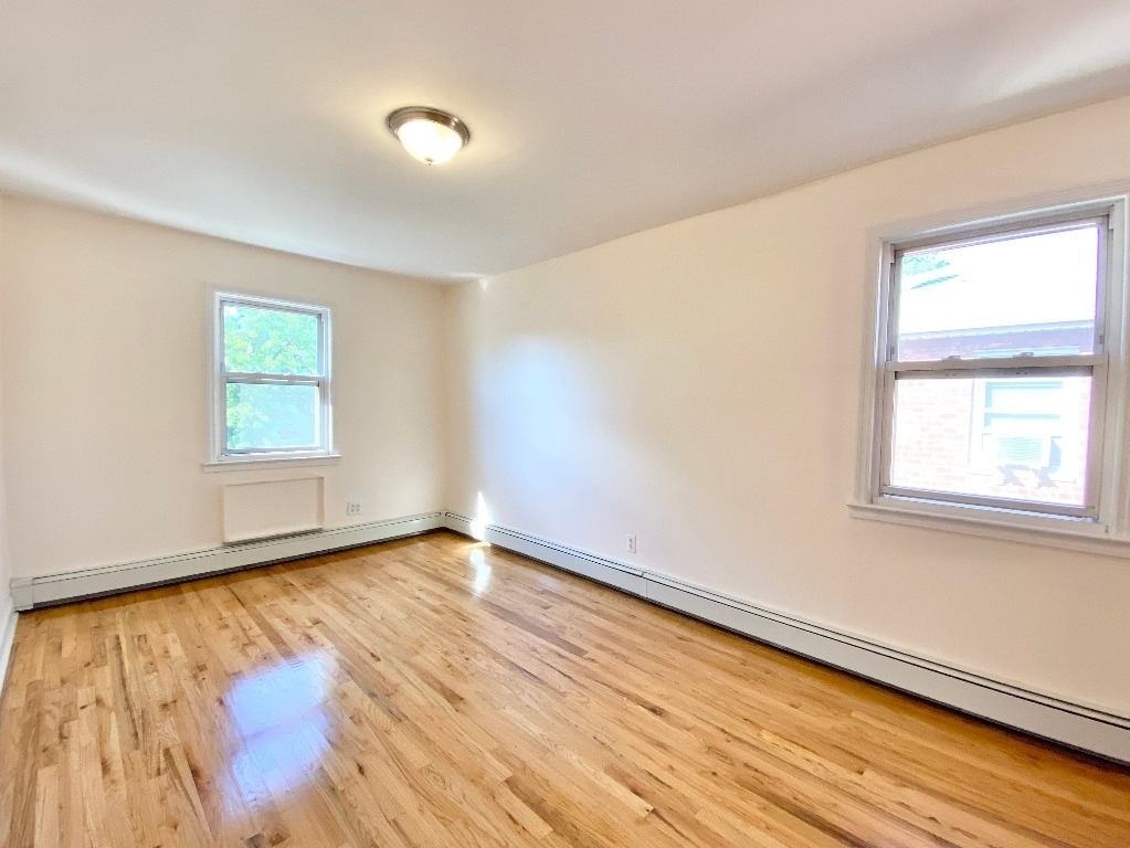 70-69 Walnut Street - Photo 11