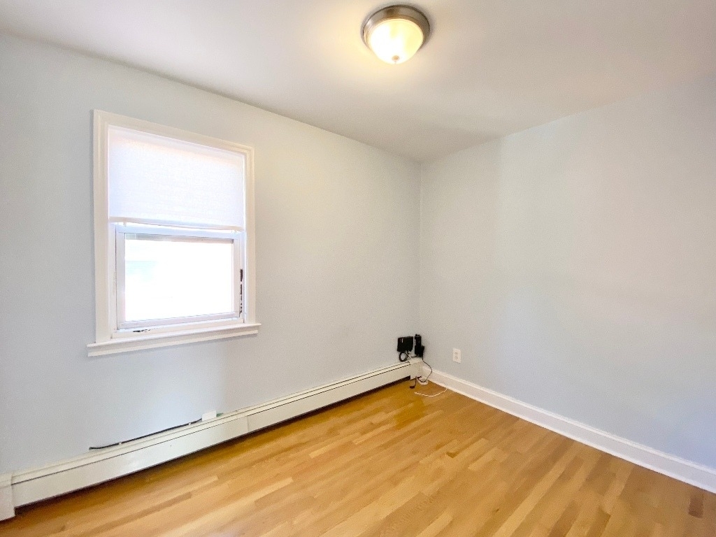 70-69 Walnut Street - Photo 13