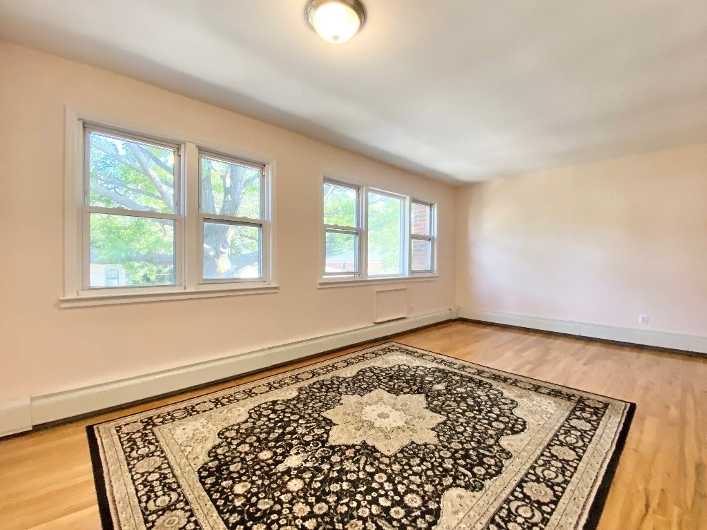 70-69 Walnut Street - Photo 5
