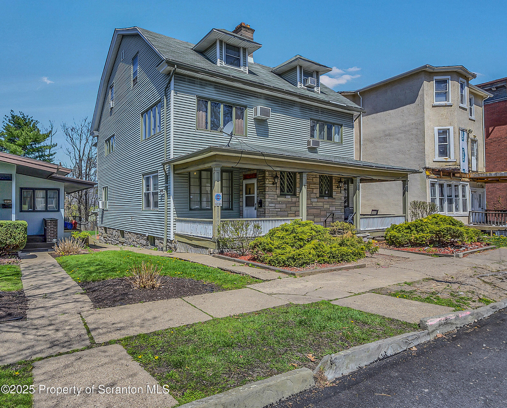 637 Monroe Avenue - Photo 0
