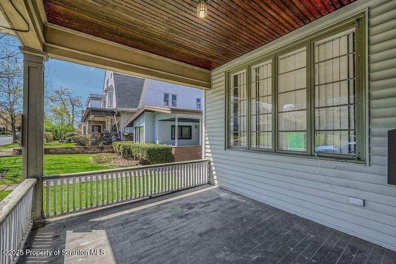 637 Monroe Avenue - Photo 1