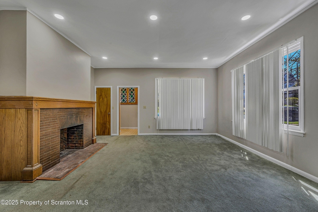 637 Monroe Avenue - Photo 5