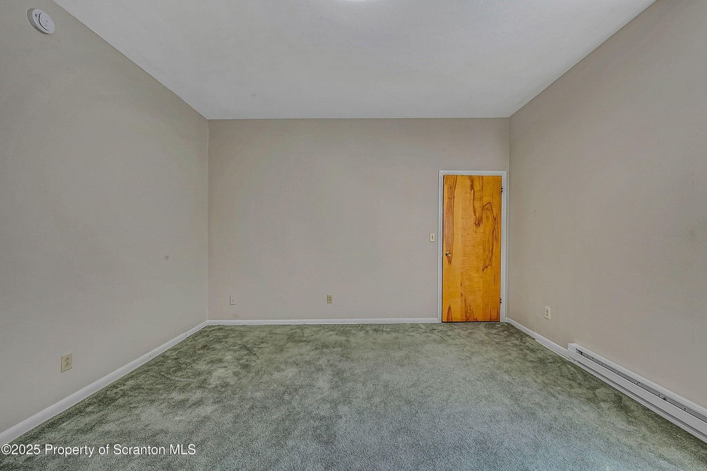 637 Monroe Avenue - Photo 9