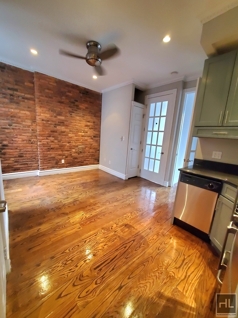 East 35 Street - Photo 7