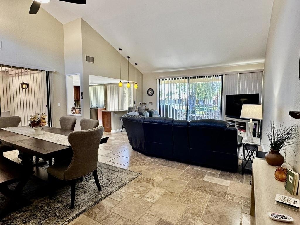 305 Durango - Photo 3