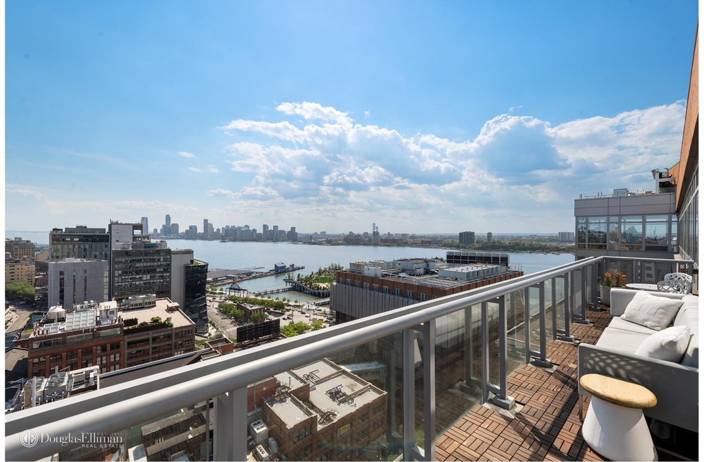 450 W 17th St - Photo 5