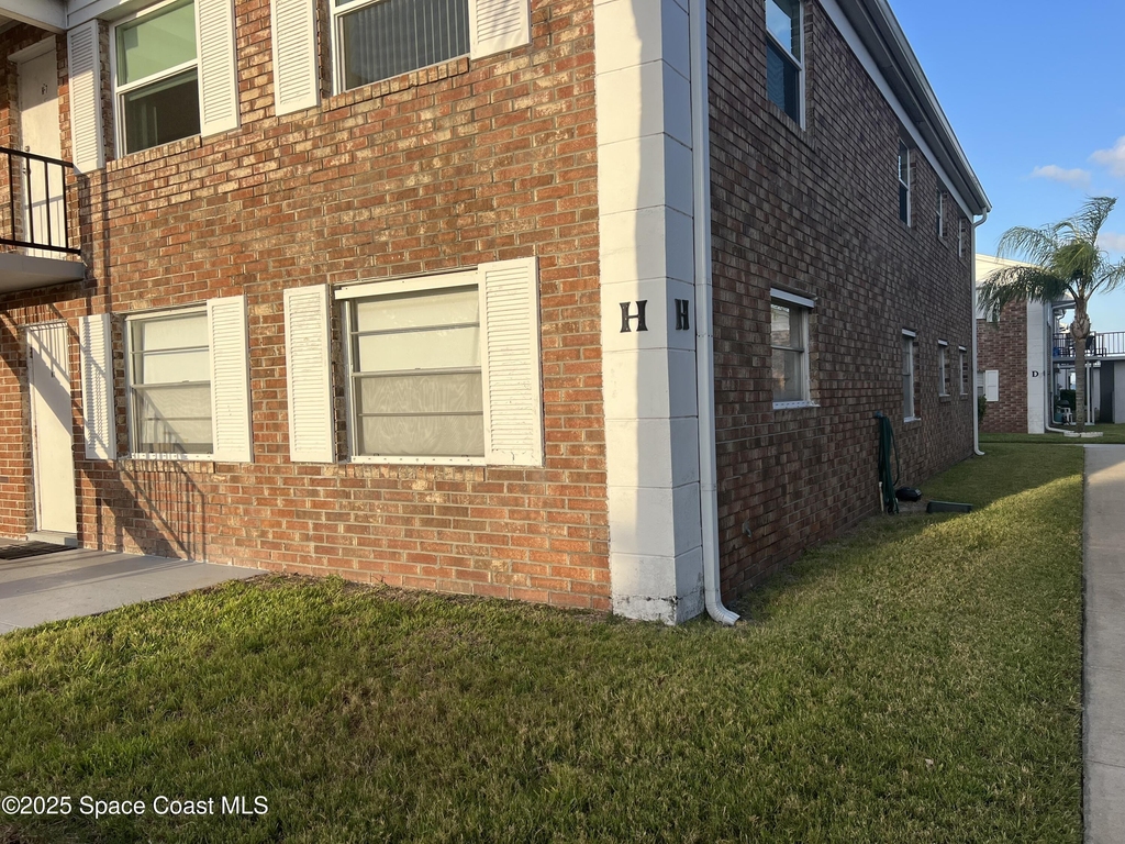 190 E Olmstead Drive - Photo 0