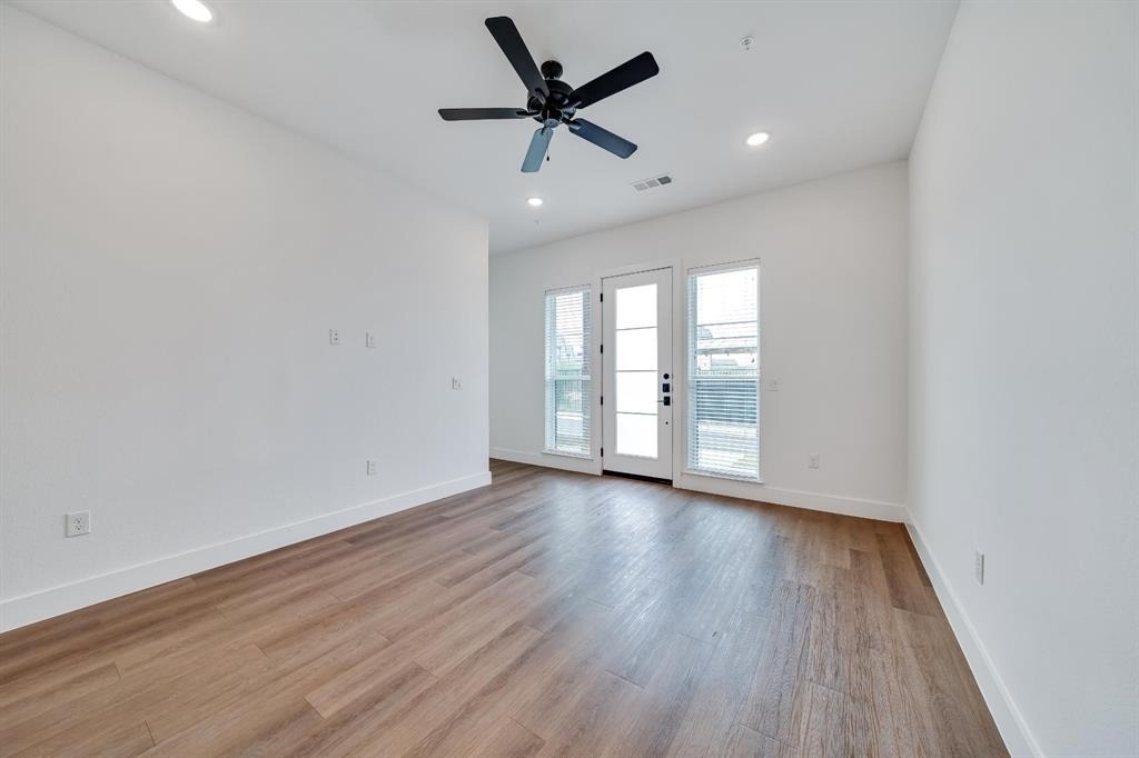 1601-320 Mustang Drive - Photo 2