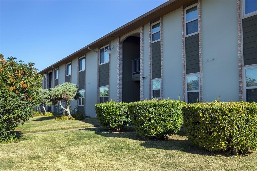 300 E Mann Road - Photo 1