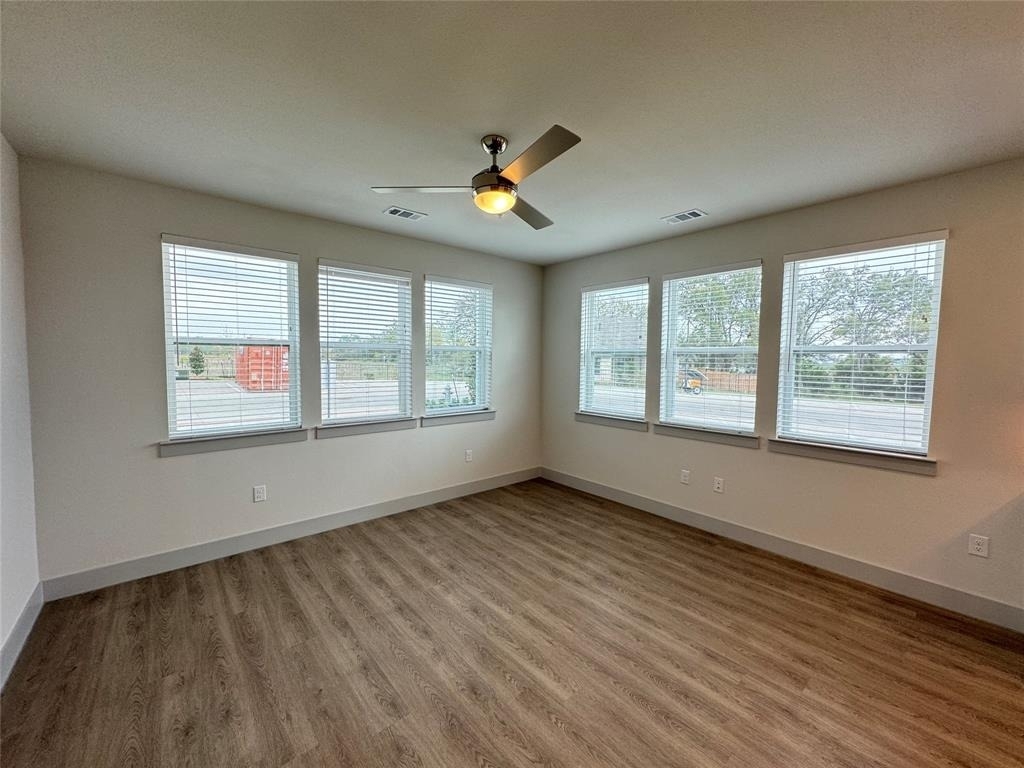 29600 Ronald Reagan Blvd - Photo 4