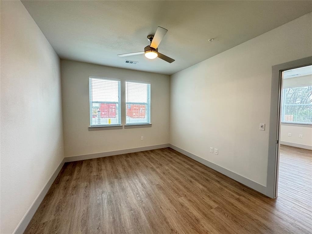 29600 Ronald Reagan Blvd - Photo 5