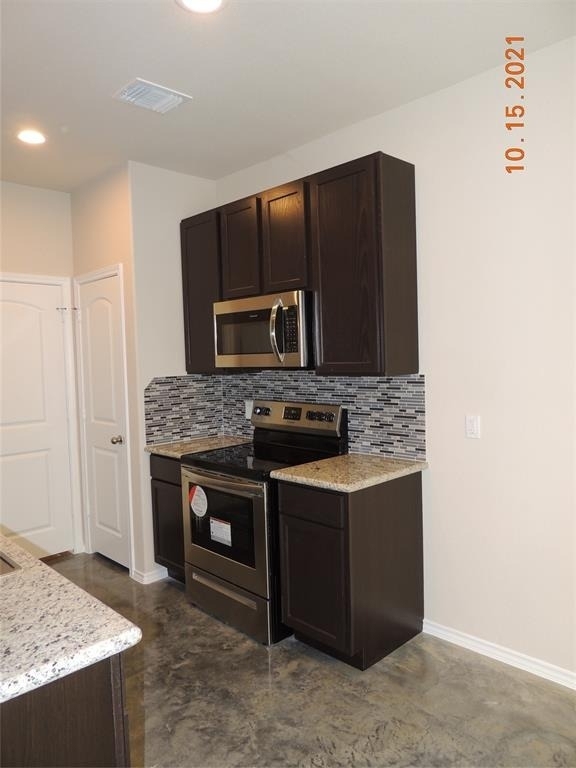 615 Hayman Street - Photo 12
