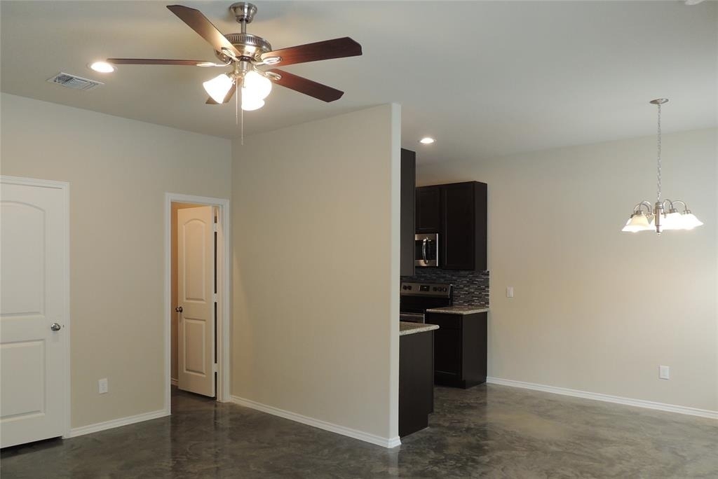 615 Hayman Street - Photo 9