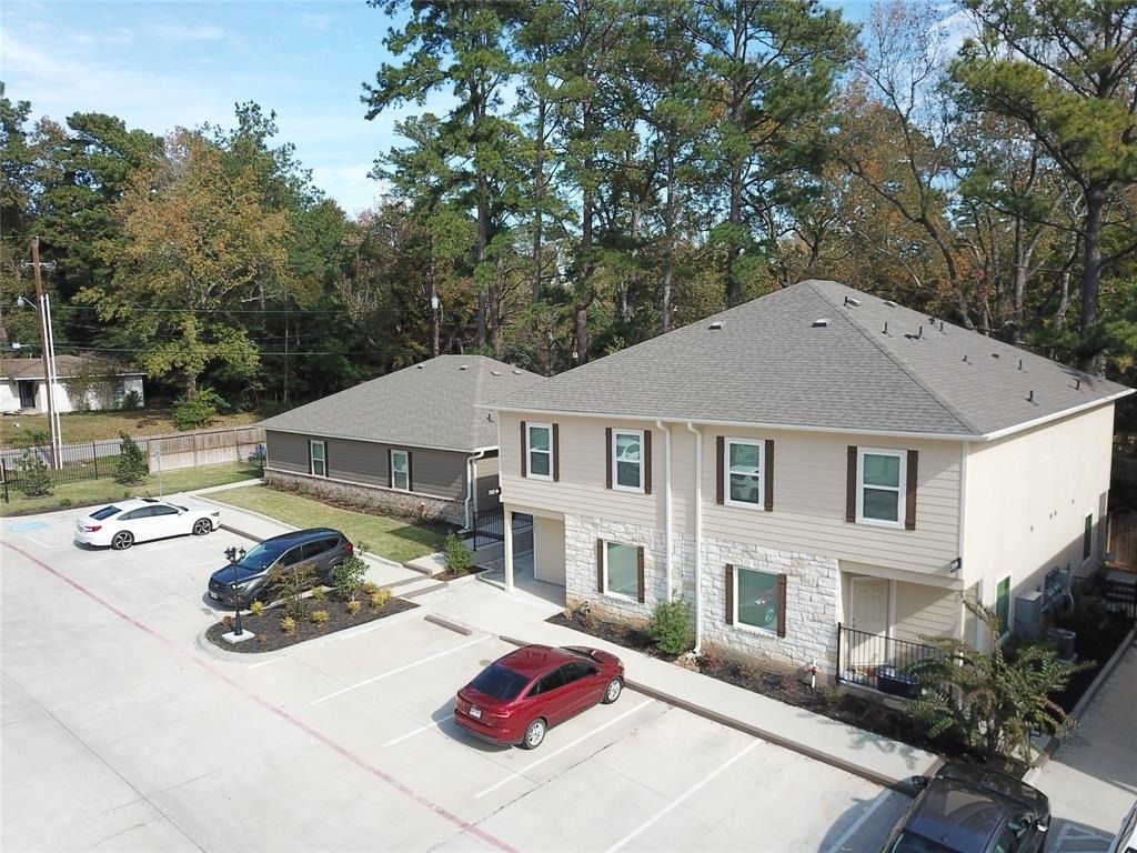 615 Hayman Street - Photo 1