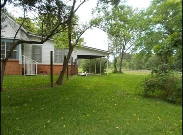 435 E Avenue J - Photo 1