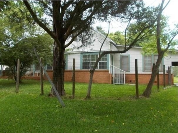 435 E Avenue J - Photo 0