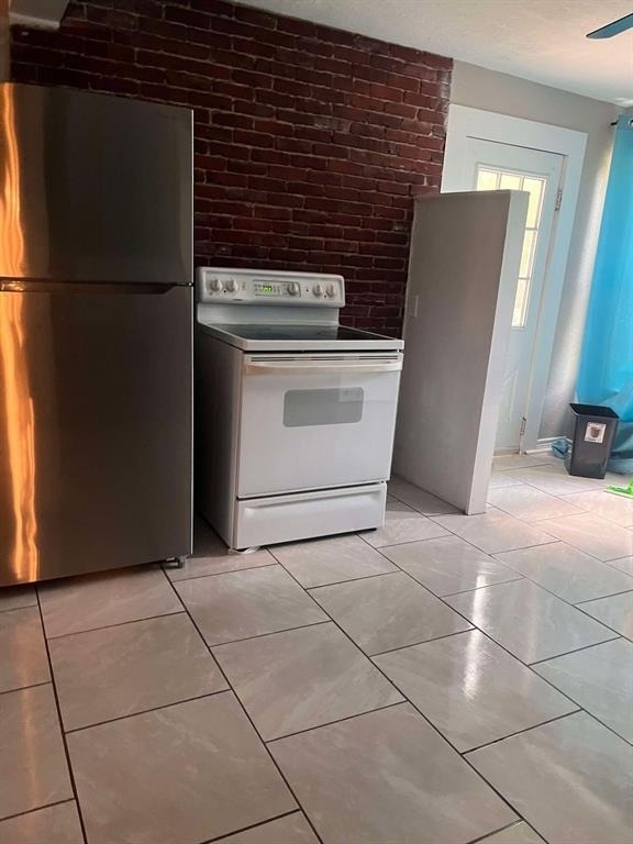 435 E Avenue J - Photo 9