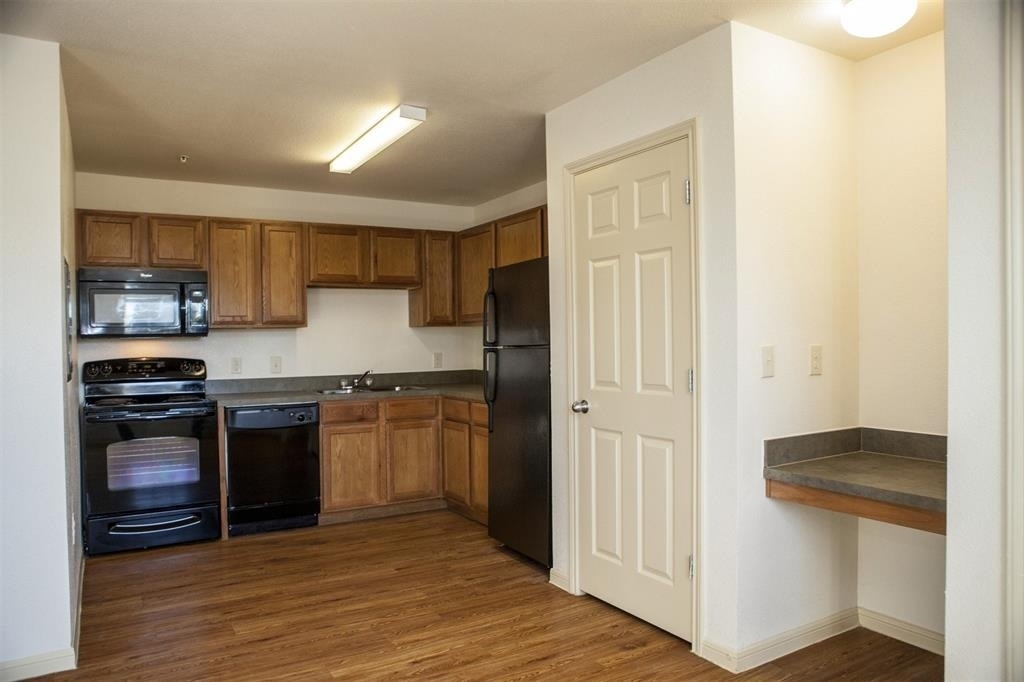 779 W Mayfield Boulevard - Photo 3