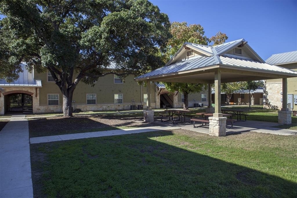 779 W Mayfield Boulevard - Photo 2
