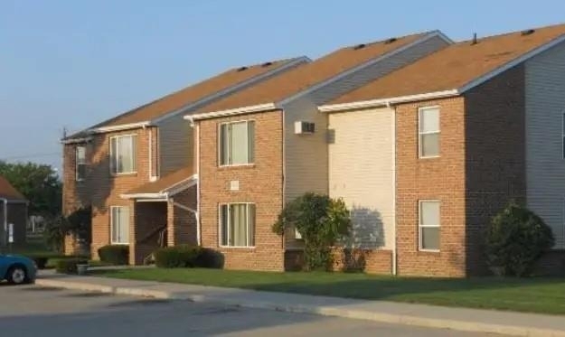 980 Meadow Ln - Photo 1