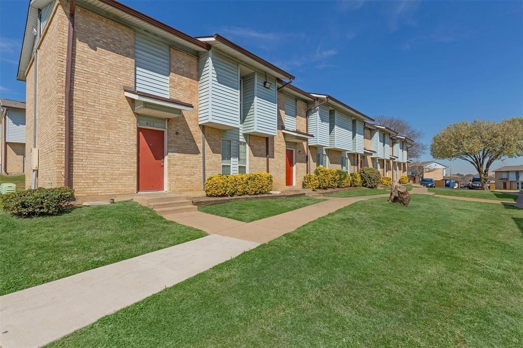 2100 Southcrest Dr - Photo 3